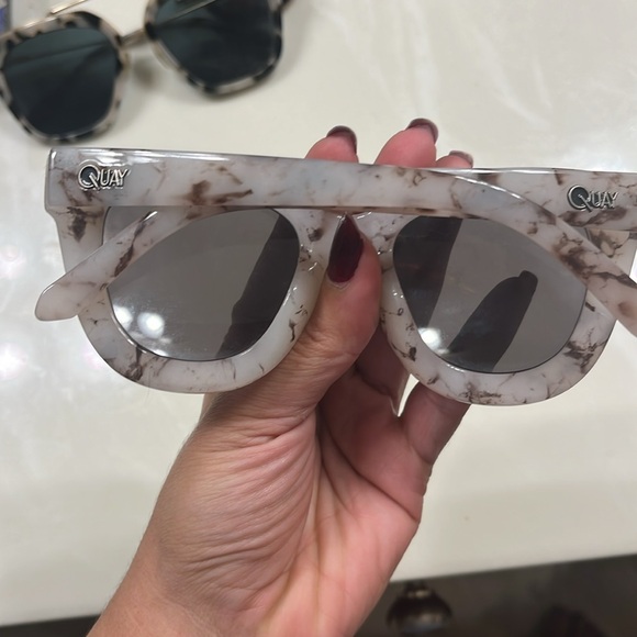 Bundle of 3 Quay Australia sunglasses - Picture 14 of 14